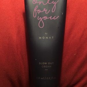 Monat Blow Out Cream